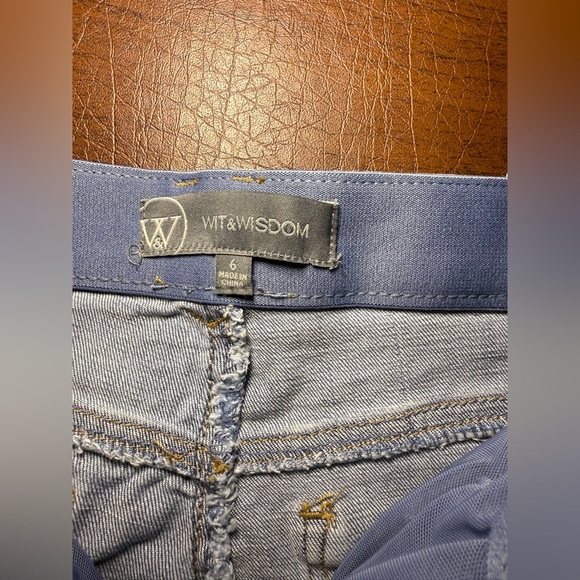 Wit & Wisdom LOGAN HIGH RISE VINTAGE SKINNY JEANS WITH DISTRESSED HEM - Picture 11 of 12